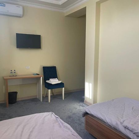 Hotel Plus 1 Samarkand Bagian luar foto